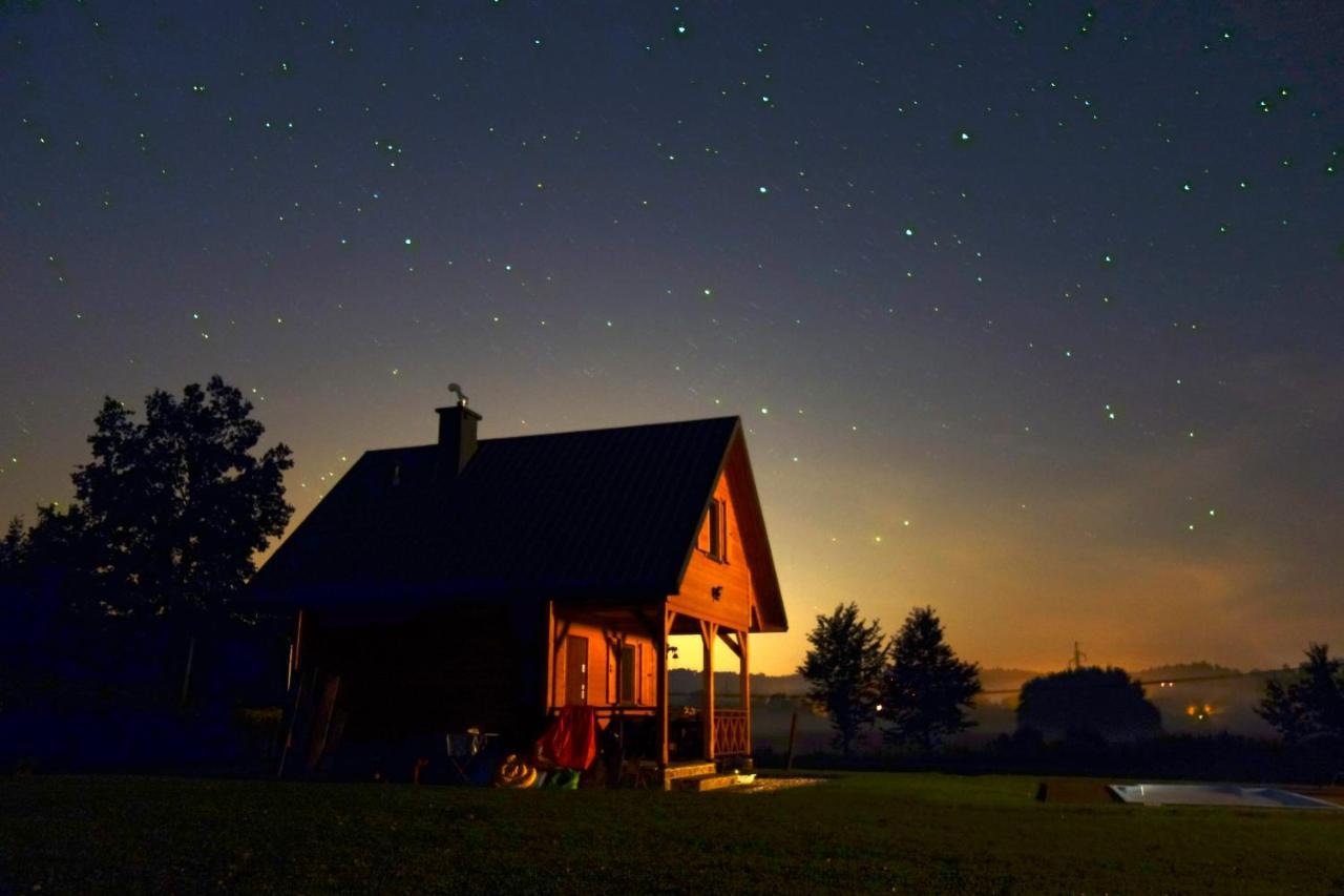 Domek Skowronek Z Basenem Леско Экстерьер фото