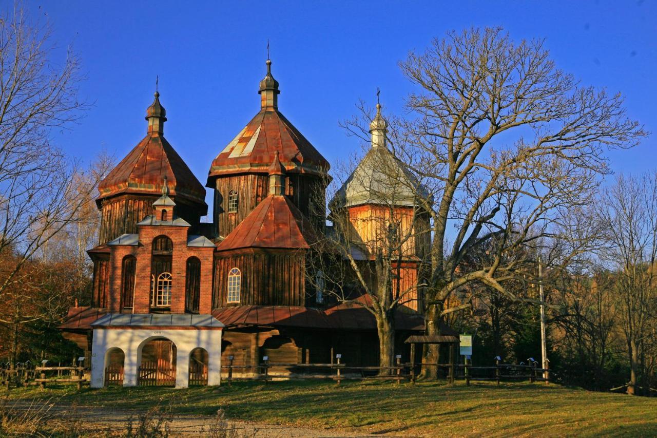 Domek Skowronek Z Basenem Леско Экстерьер фото